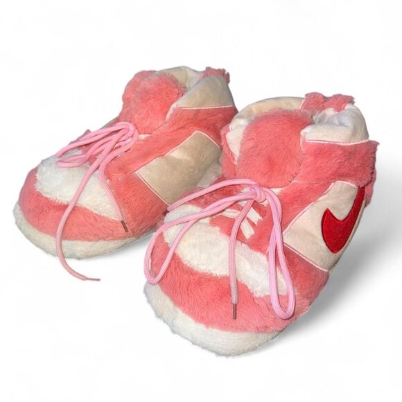 Sneaker Slippers in Pink Valentine Look - Picture 1 of 6